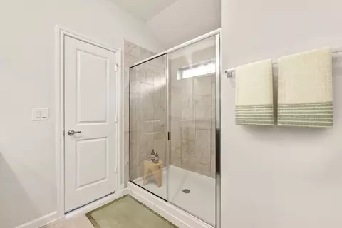 Bath - 245 Eagle View Ln, Commerce, TX 75428 photo 3 of 4