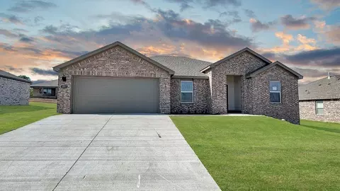 27 Wolfsbridge Loop, Cabot, AR 72023