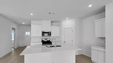 Kitchen - 27 Wolfsbridge Loop, Cabot, AR 72023 photo 4 of 6