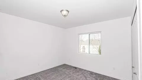 Bedroom - 930 E Drahner Rd, Oxford, MI 48371 photo 2 of 5