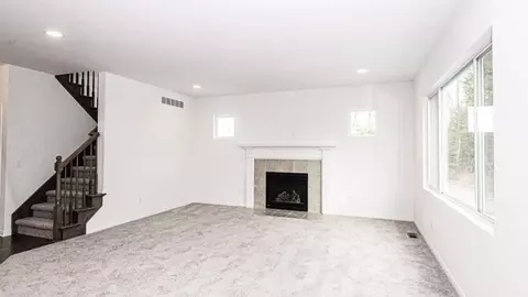 Living - 930 E Drahner Rd, Oxford, MI 48371 photo 2 of 3