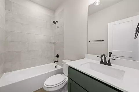 Bath - 8809 Retama St, Aubrey, TX 76227 photo 4 of 9