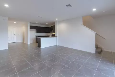 Living - 2412 Wild Horse Way, Eustis, FL 32726 photo 2 of 3
