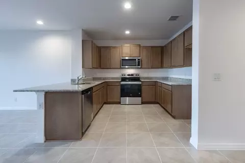 Kitchen - 2412 Wild Horse Way, Eustis, FL 32726 photo 2 of 7