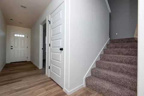 Entry Way - 1917 Wellington Dr, Ozark, MO 65721 photo 2 of 2