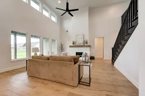 Living - 7201 E Oakland St, Broken Arrow, OK 74014 photo 5 of 6