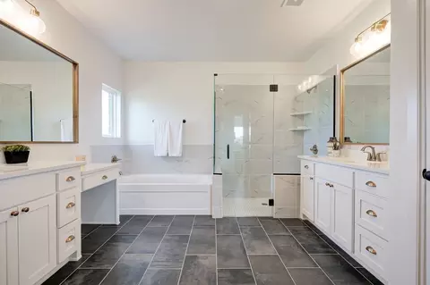 Bath - 7201 E Oakland St, Broken Arrow, OK 74014 photo 6 of 6