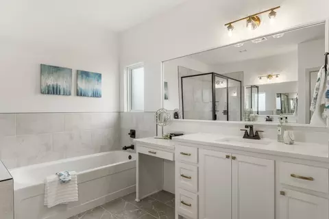 Bath - 7201 E Oakland St, Broken Arrow, OK 74014 photo 1 of 6