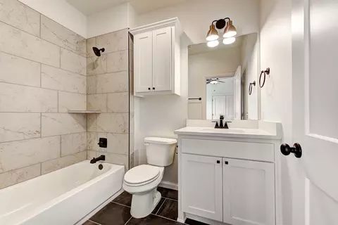 Bath - 7201 E Oakland St, Broken Arrow, OK 74014 photo 4 of 6