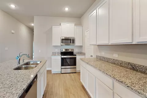 Kitchen - 13506 Playa Ave, Von Ormy, TX 78073 photo 3 of 3