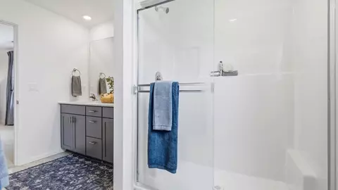 Bath - 6415 Polar Dr, Pasco, WA 99301 photo 9 of 9
