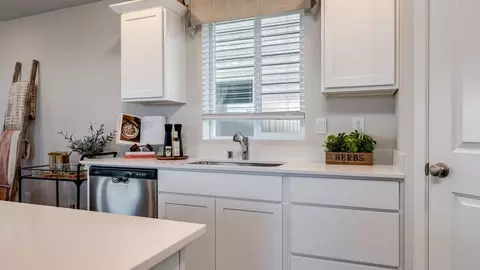 Kitchen - 6415 Polar Dr, Pasco, WA 99301 photo 3 of 8