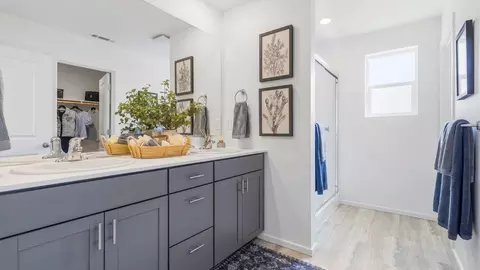 Bath - 6415 Polar Dr, Pasco, WA 99301 photo 8 of 9