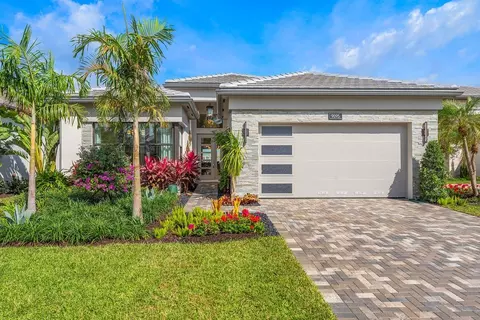 9123 Red Robin Ln, Boynton Beach, FL 33473