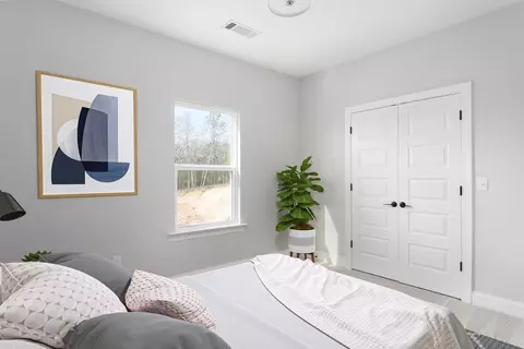 Bedroom - 8244 Bell Mill Rd, Ooltewah, TN 37363 photo 4 of 4