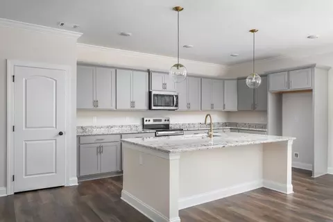 Kitchen - 8244 Bell Mill Rd, Ooltewah, TN 37363 photo 3 of 3