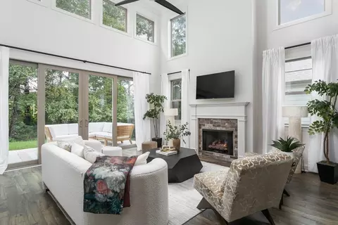 Living - 8244 Bell Mill Rd, Ooltewah, TN 37363 photo 4 of 4