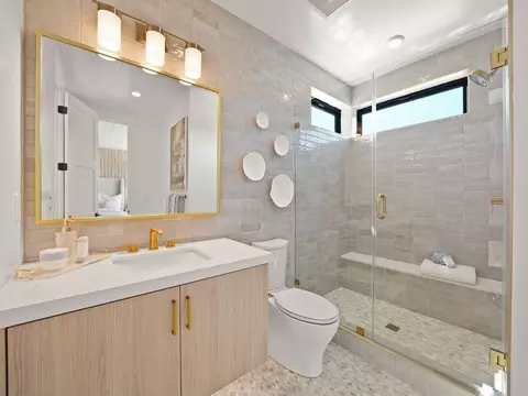 Bath - 7 Erin Dr, San Rafael, CA 94903 photo 6 of 7