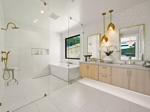 Bath - 7 Erin Dr, San Rafael, CA 94903 photo 1 of 7