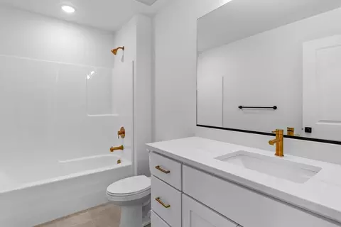 Bath - 1502 Silver Canoe Loop, Logan, UT 84321 photo 4 of 6