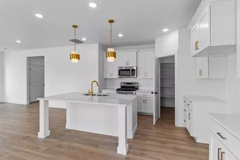 Kitchen - 1502 Silver Canoe Loop, Logan, UT 84321 photo 2 of 9