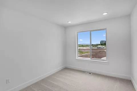 Bedroom - 1502 Silver Canoe Loop, Logan, UT 84321 photo 10 of 16