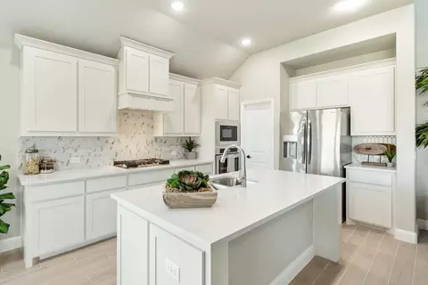Kitchen - 1706 Baldwin Dr, Cedar Hill, TX 75104 photo 2 of 5