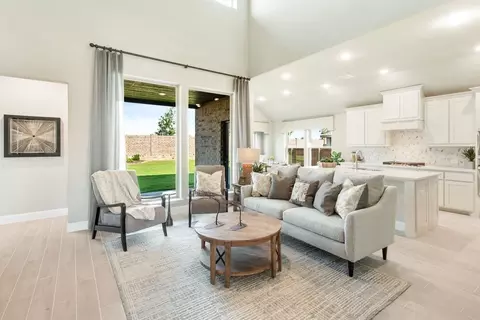Living - 1706 Baldwin Dr, Cedar Hill, TX 75104 photo 2 of 9
