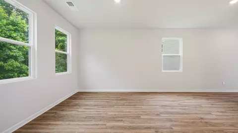 Living - 467 Tate St, Monroe, GA 30655 photo 1 of 3