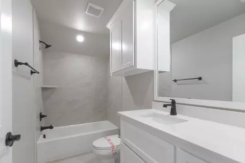 Bath - 932 Hydrangea Way, Edmond, OK 73034 photo 19 of 25