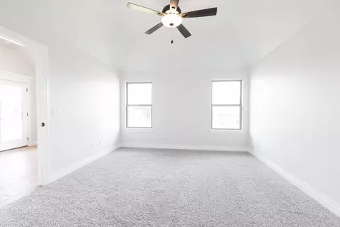 Bedroom - 932 Hydrangea Way, Edmond, OK 73034 photo 6 of 12