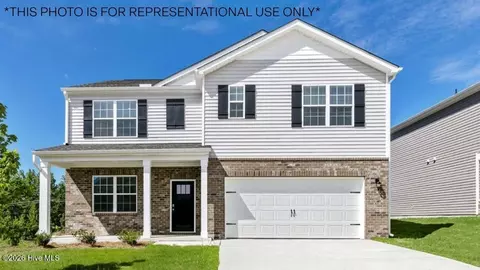 1128 Aviator Ln, Ayden, NC 28513