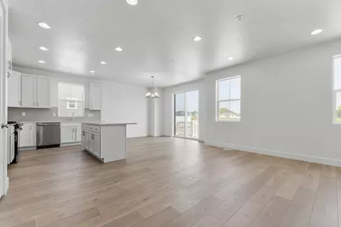Living - 2385 S 1230 W, Syracuse, UT 84075 photo 2 of 2