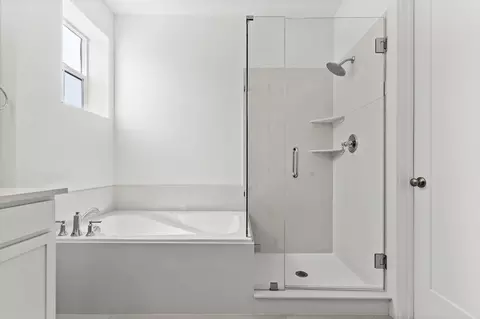 Bath - 2385 S 1230 W, Syracuse, UT 84075 photo 2 of 2