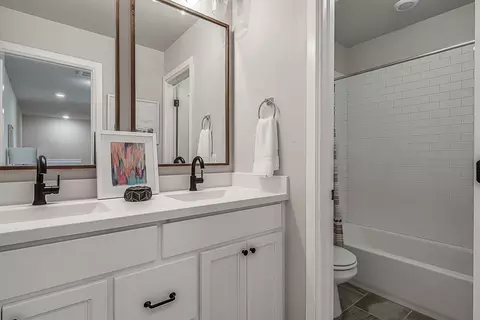 Bath - 16140 Tall Grass Dr, Moore, OK 73170 photo 5 of 7