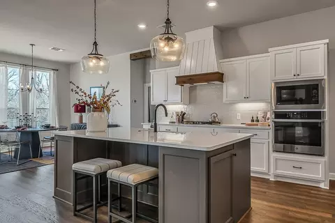 Kitchen - 16140 Tall Grass Dr, Moore, OK 73170 photo 2 of 6