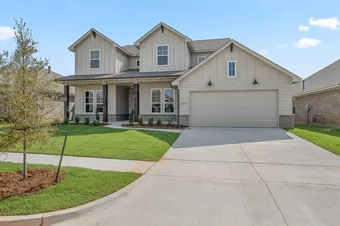 Exterior - 16140 Tall Grass Dr, Moore, OK 73170 photo 7 of 11