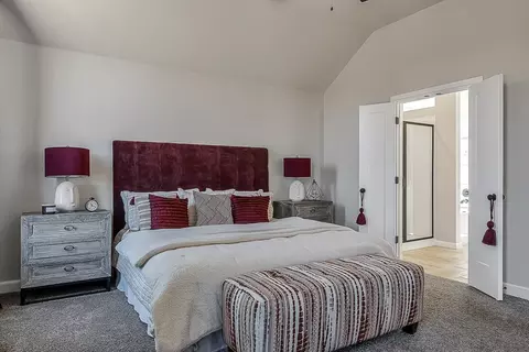 Bedroom - 16140 Tall Grass Dr, Moore, OK 73170 photo 4 of 7