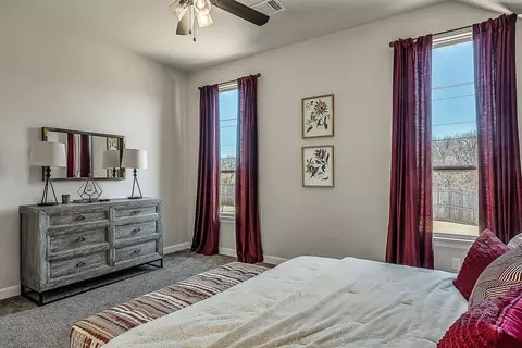 Bedroom - 16140 Tall Grass Dr, Moore, OK 73170 photo 2 of 7