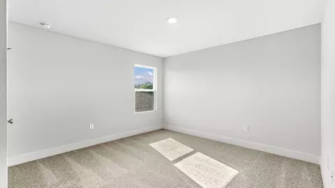 Bedroom - 5277 Lemay Cir, Crestview, FL 32539 photo 3 of 19
