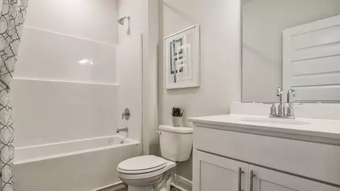 Bath - 5277 Lemay Cir, Crestview, FL 32539 photo 4 of 4