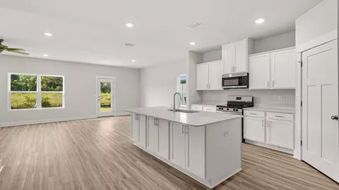 Kitchen - 5277 Lemay Cir, Crestview, FL 32539 photo 2 of 7