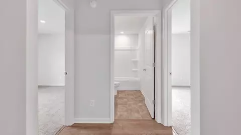 Entry Way - 90 Pine St, Byhalia, MS 38611 photo 5 of 6