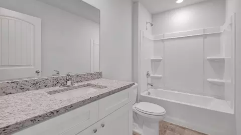 Bath - 90 Pine St, Byhalia, MS 38611 photo 3 of 7