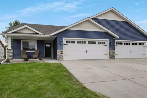 000 Buck Tail Dr, Altoona, WI 54720