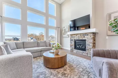 Living - 14 Mazzolla Ct, Delaware, OH 43015 photo 1 of 4