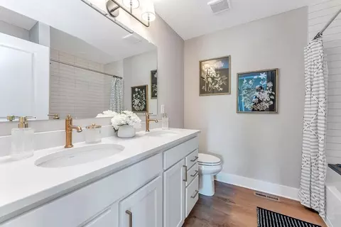 Bath - 14 Mazzolla Ct, Delaware, OH 43015 photo 2 of 3