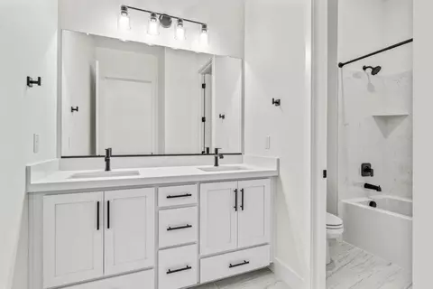 Bath - 7116 Jared Sheldon Dr, Rancho Murieta, CA 95683 photo 3 of 3