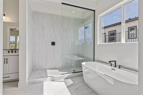 Bath - 7116 Jared Sheldon Dr, Rancho Murieta, CA 95683 photo 2 of 2