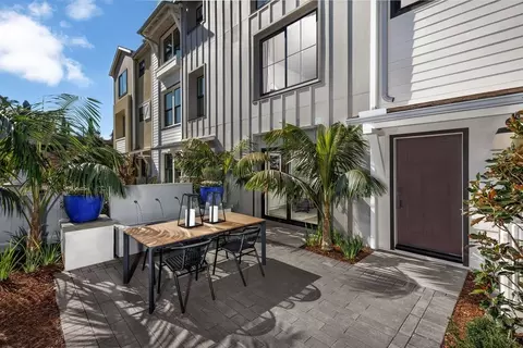 2410 Gazania Ln, Carlsbad, CA 92008